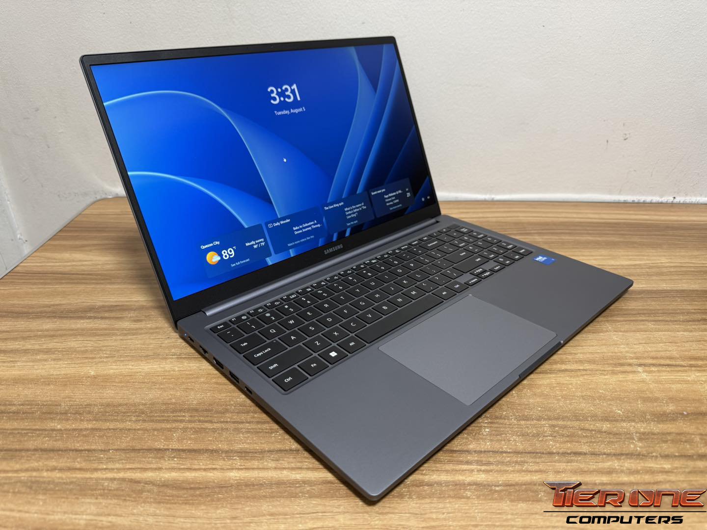 SAMSUNG | Ultra 7 | 16GB RAM| 512GB SSD