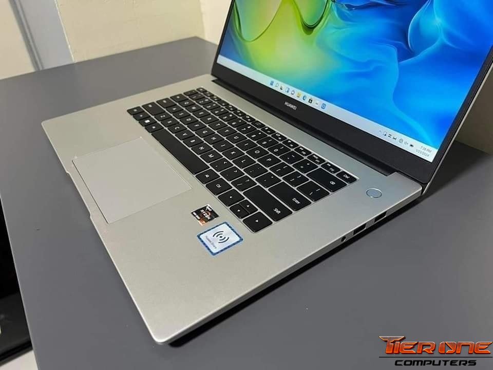 HUAWEI MATEBOOK D15 | Ryzen 7 | 8GB RAM | 512GB SSD