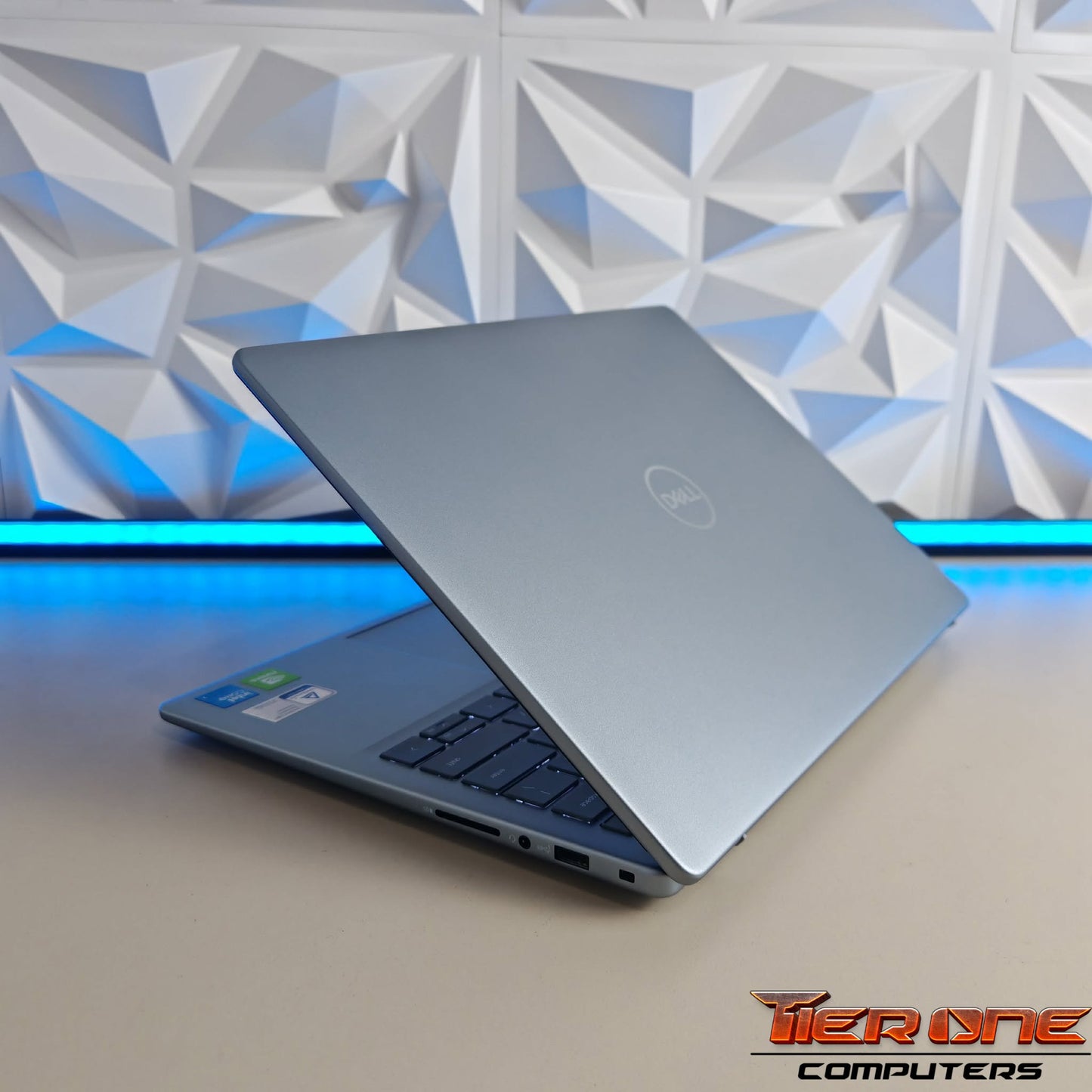 DELL INSPIRON 5440 | Intel Core 7 | 16GB RAM | 1000GB SSD | MX570