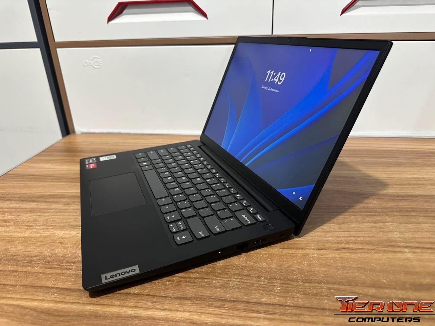 LENOVO V14 | Ryzen 5 | 8GB RAM | 256GB SSD